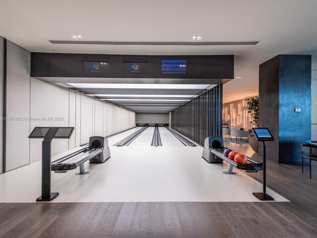 650 NE 32nd St Unit 4101, Miami, FL 33137 - rec room with bowling and wood finished floors