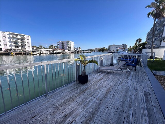 8080 Tatum Waterway Dr Unit 4, Miami Beach, FL 33141 - photo 3