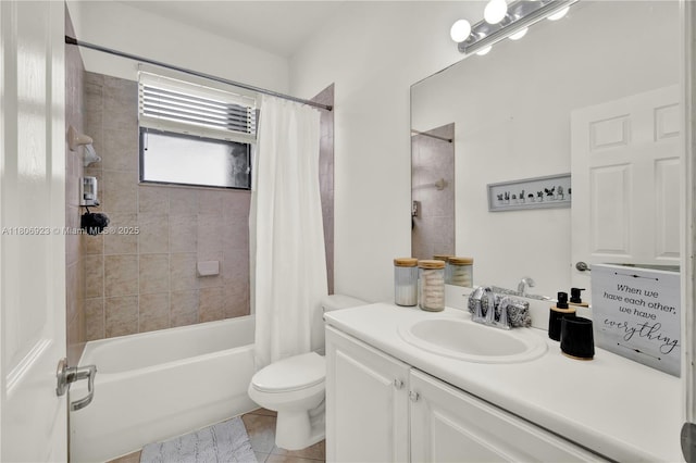 557 SE 37th Pl, Homestead, FL 33033 - full bath with shower / bath combination with curtain, toilet, and vanity