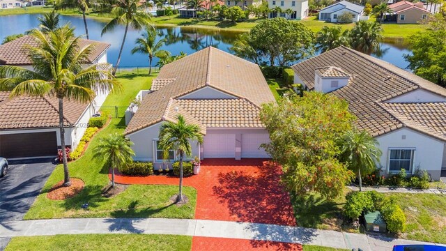 18501 NW 19th St, Pembroke Pines, FL 33029 - aerial view of residential area featuring a large body of water