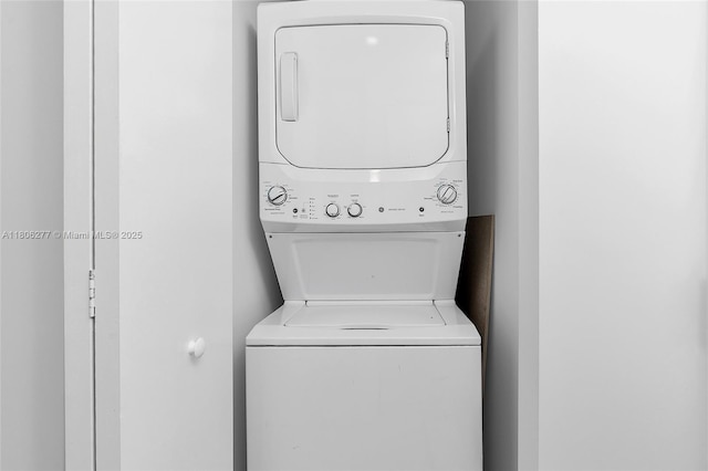 1300 S Miami Ave Unit 3211, Miami, FL 33130 - washroom with stacked washer and clothes dryer