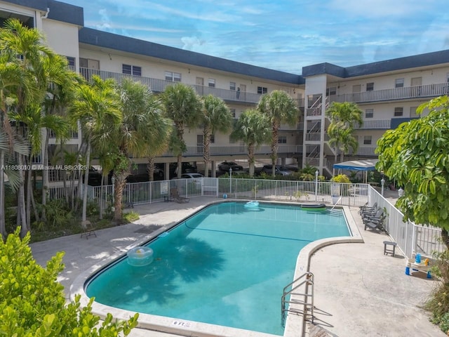 16750 NE 10th Ave Unit 225, North Miami Beach, FL 33162 - view of community pool