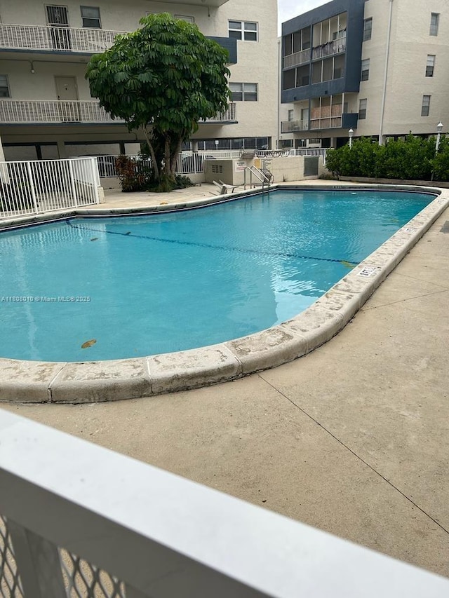16750 NE 10th Ave Unit 225, North Miami Beach, FL 33162 - view of community pool
