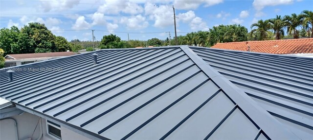 650 E 55th St, Hialeah, FL 33013 - exterior view of a metal roof