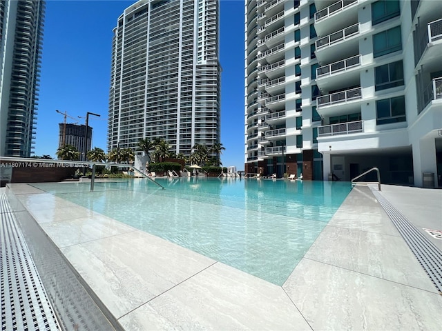 350 S Miami Ave Unit 3013, Miami, FL 33130 - view of community pool