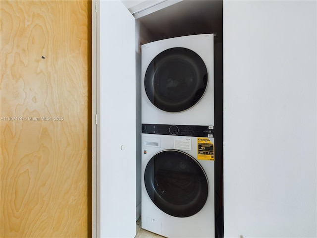 350 S Miami Ave Unit 3013, Miami, FL 33130 - washroom featuring stacked washing machine and dryer