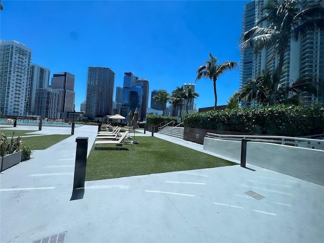 350 S Miami Ave Unit 3013, Miami, FL 33130 - view of property's community featuring a view of skyline