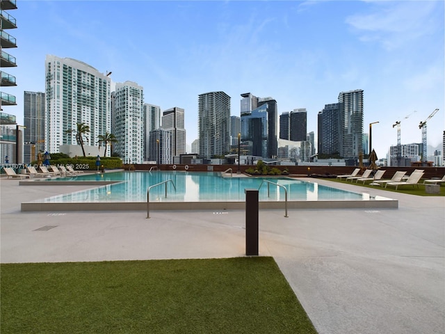 350 S Miami Ave Unit 3013, Miami, FL 33130 - community pool with a skyline view