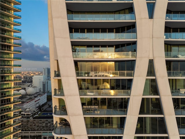 1000 Biscayne Blvd Unit 3201, Miami, FL 33132 - view of apartment building / complex featuring a city view