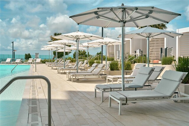 300 Biscayne Blvd Way Unit 3104, Miami, FL 33131 - community pool with a patio