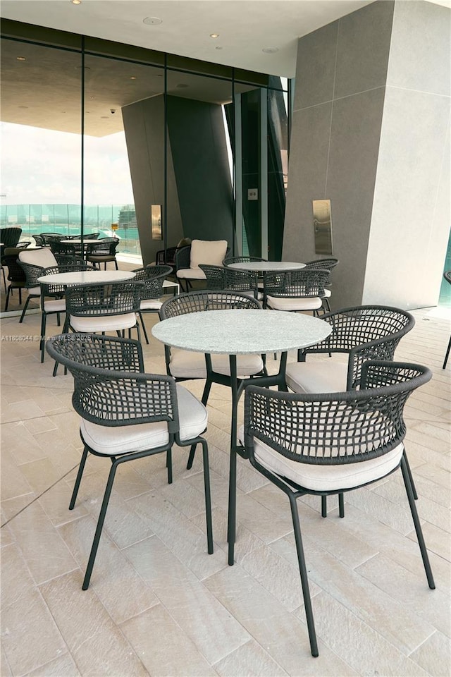 300 Biscayne Blvd Way Unit 3104, Miami, FL 33131 - view of patio with outdoor dining space
