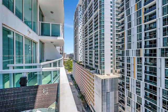 41 SE 5th St Unit 1012, Miami, FL 33131 - balcony featuring a city view