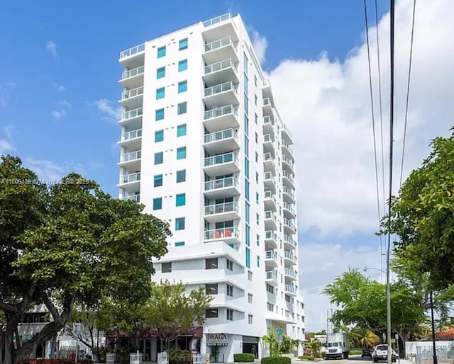1401 SW 22nd St Unit 701, Miami, FL 33145 - view of apartment building / complex