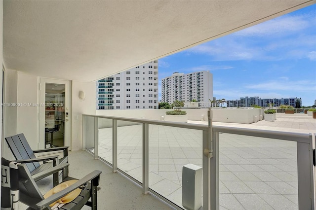 2751 S Ocean Dr Unit 301S, Hollywood, FL 33019 - balcony featuring a view of city