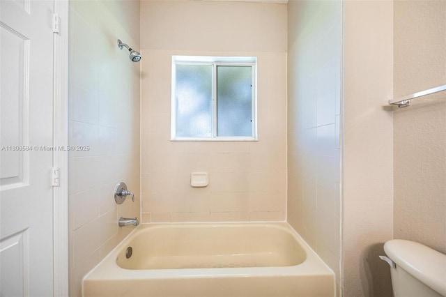 1985 SE 3rd St, Homestead, FL 33033 - full bath featuring toilet and bathtub / shower combination