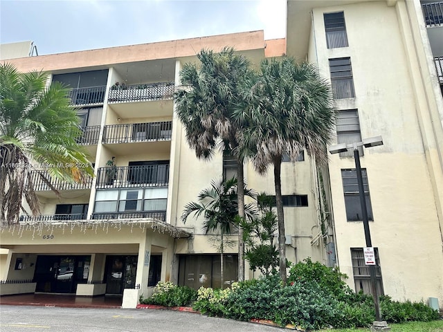 650 NE 149th St Unit 407A, Miami, FL 33161 - view of apartment building / complex