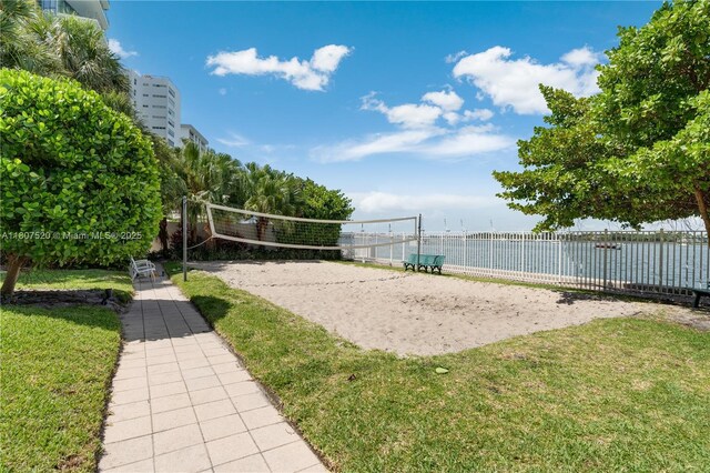 1330 W Ave Unit 902, Miami Beach, FL 33139 - view of home's community featuring volleyball court