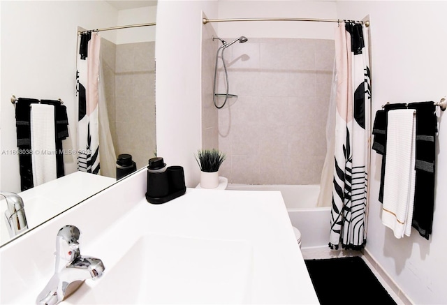 21068 NE 8th Ave, Miami, FL 33179 - full bath featuring shower / tub combo, toilet, and vanity