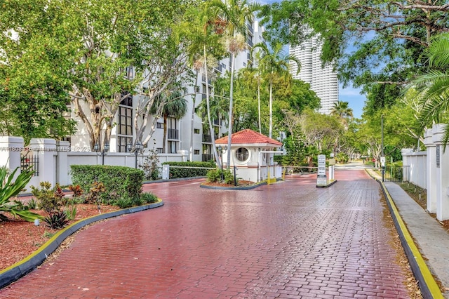 16919 N Bay Rd Unit 521, Sunny Isles Beach, FL 33160 - surrounding community with a gate