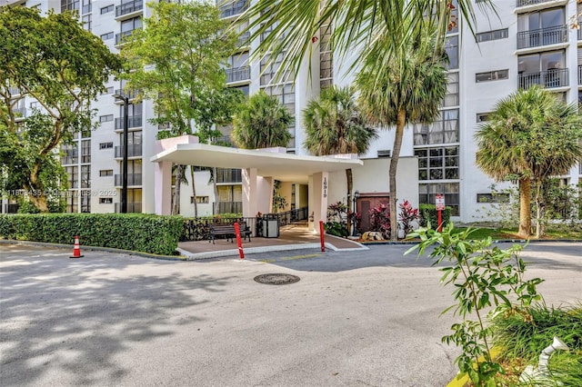16919 N Bay Rd Unit 521, Sunny Isles Beach, FL 33160 - view of apartment building / complex