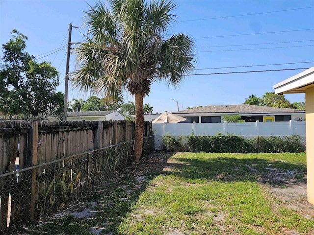 3773 NW 1st Ct, Lauderhill, FL 33311 - view of yard