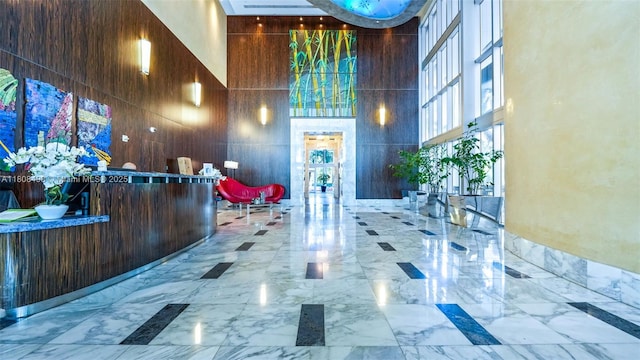 185 SW 7th St Unit 2911, Miami, FL 33130 - reception featuring a high ceiling