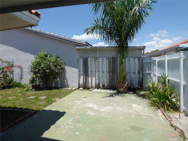 9023 NW 113th St, Hialeah Gardens, FL 33018 - view of patio / terrace