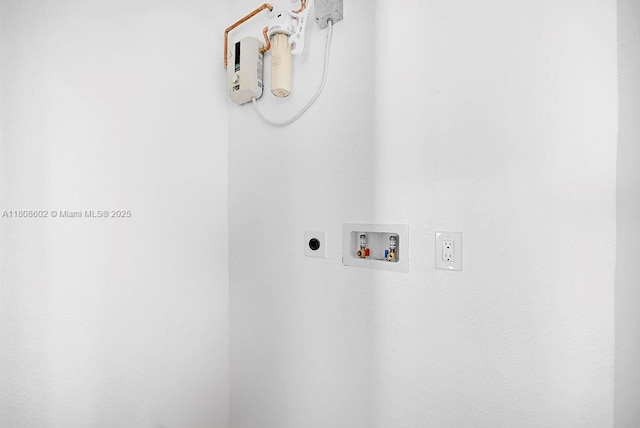 12400 NE 11th Ct, North Miami, FL 33161 - washroom featuring electric dryer hookup and hookup for a washing machine