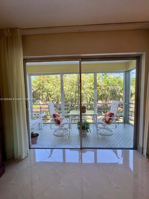 700 NE 14th Ave Unit 204, Hallandale Beach, FL 33009 - view of doorway