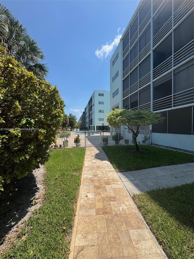 700 NE 14th Ave Unit 204, Hallandale Beach, FL 33009 - view of community