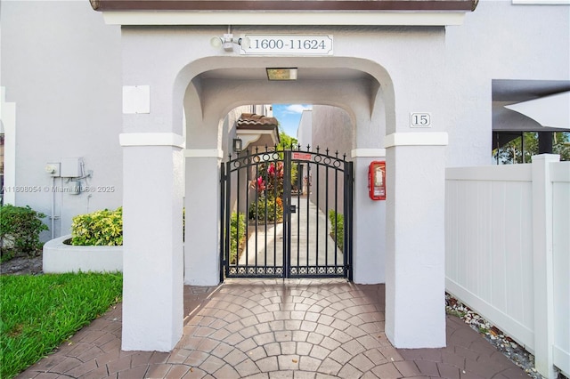 11604 NW 11th St, Pembroke Pines, FL 33026 - view of gate