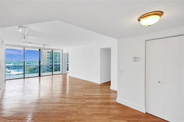 20281 E Country Club Dr Unit 412, Aventura, FL 33180 - photo 3