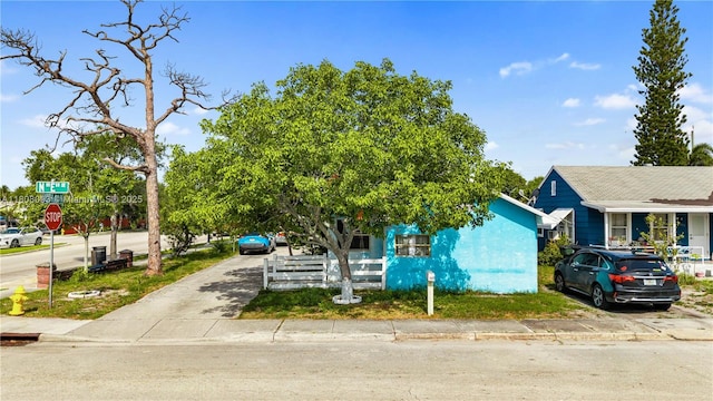 1007 N E St, Lake Worth, FL 33460 - view of front of property with driveway