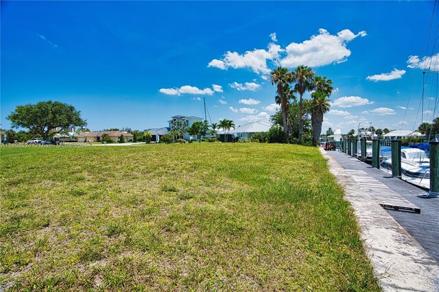 16 Crown Ct, Fort Pierce, FL 34949
