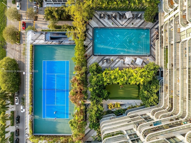 121 NE 34th St Unit 2412, Miami, FL 33137 - aerial view of a pool area