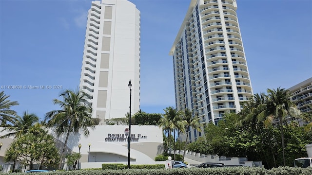 17375 Collins Ave Unit 1101, Sunny Isles Beach, FL 33160 - view of apartment building / complex