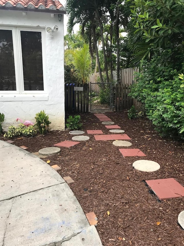 444 SW 26th Rd, Miami, FL 33129 - view of yard