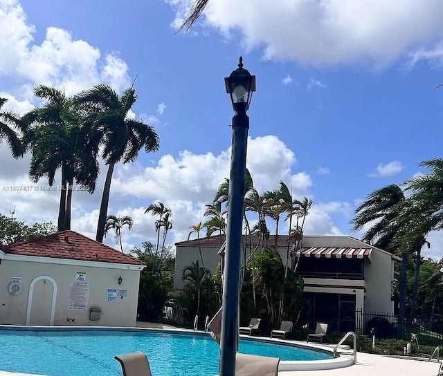 20105 NE 3rd Ct Unit 9, Miami, FL 33179 - view of community pool
