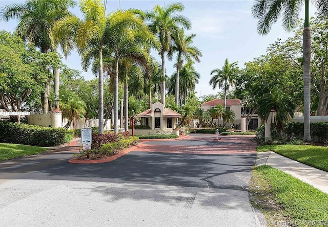 20105 NE 3rd Ct Unit 9, Miami, FL 33179 - view of asphalt street