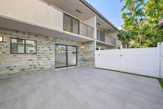 16449 NE 26th Ave Unit 16, North Miami Beach, FL 33160 - view of patio / terrace