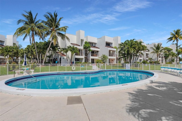 601 W Ocean Dr Dr Unit 411C, Key Colony, FL 33051 - view of community pool