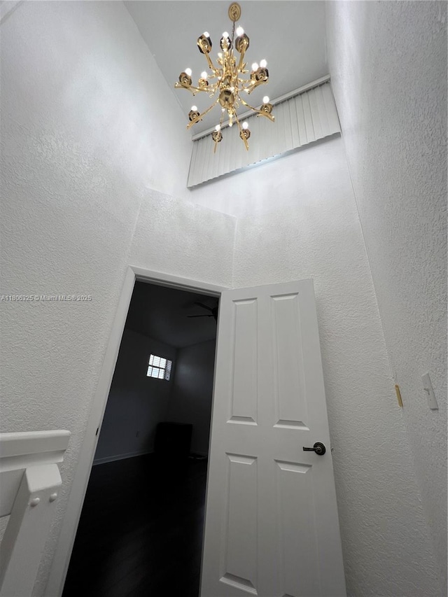20820 San Simeon Way Unit 24-G, Miami, FL 33179 - detailed view of a chandelier