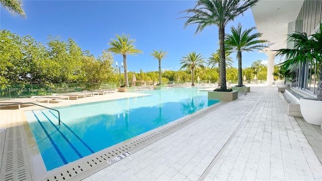 16385 Biscayne Blvd Unit 404, North Miami Beach, FL 33160 - community pool with a patio area