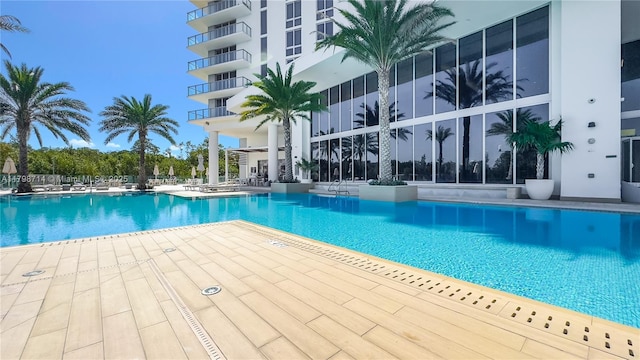 16385 Biscayne Blvd Unit 404, North Miami Beach, FL 33160 - community pool with a patio area