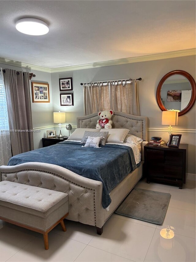 7430 Buchanan St, Hollywood, FL 33024 - tiled bedroom with crown molding