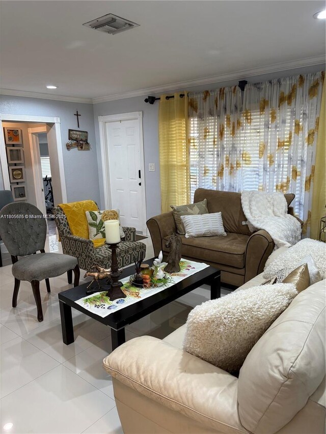 7430 Buchanan St, Hollywood, FL 33024 - living area with crown molding and recessed lighting