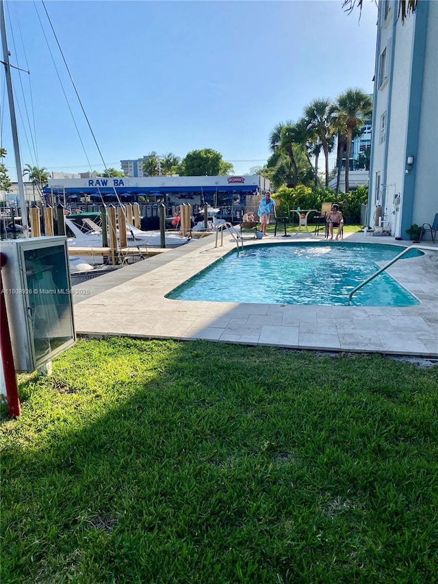 1424 SE 15th St Unit 45, Fort Lauderdale, FL 33316 - community pool with a yard