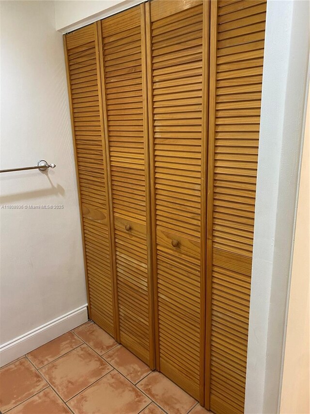 1424 SE 15th St Unit 45, Fort Lauderdale, FL 33316 - detailed view of baseboards