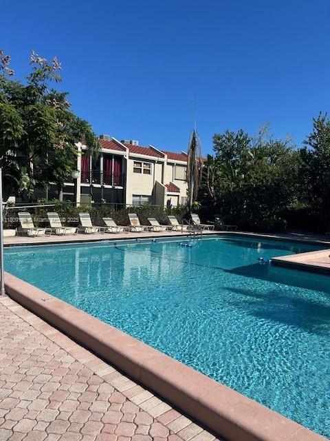 5326 NE 6th Ave Unit E23, Oakland Park, FL 33334 - view of community pool