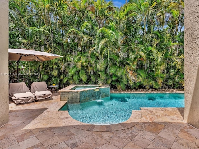 457 Cambridge Dr, Weston, FL 33326 - outdoor pool with an in-ground hot tub and a patio